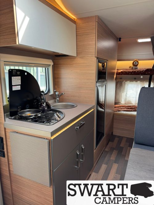 Weinsberg CaraHome 600 DKG, Automatic 6 berths Overcab photo: 12