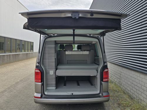 Volkswagen CALIFORNIA OCEAN VAN CONVERSION 150 HP AUTOMATIC ELECTRIC POP-TOP ROOF DETACHABLE TOWBAR PARKING HEATER SEAT HEATER photo: 4