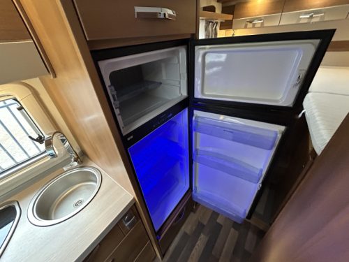 Knaus Van I 600 ME Pop-top roof, Solar, Satellite dish  photo: 14