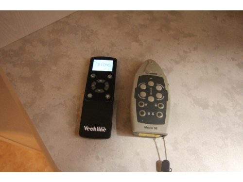 Hobby Excellent 495 UB Mover, Thule awning, Battery photo: 13