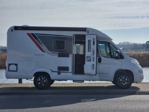 B&uuml;rstner Nexxo Van T 569 photo: 4