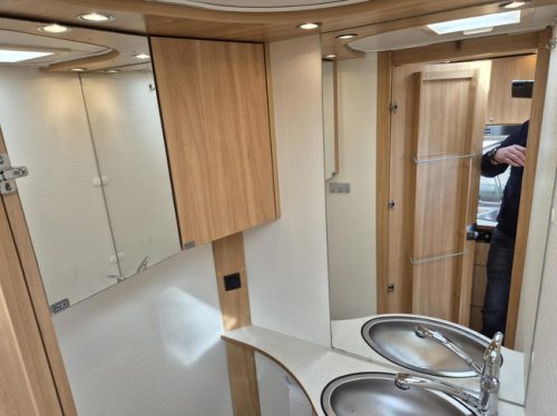 Dethleffs 430 DB Fixed bed, mover, Awning with extension Bovag photo: 18
