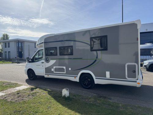 Chausson Etape Line 788 French bed pop-top roof photo: 11