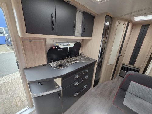 Hobby De Luxe Edition 545 KMF Nouveau auvent, Mover photo: 7