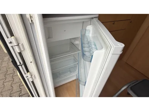Beyerland Vitesse 460 MD Heckk&uuml;che Sitzgruppe Festbett Foto: 4
