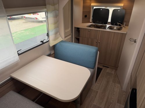 Dethleffs C-JOY 420 QSH photo: 12