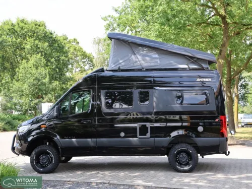 Hymer Grand Canyon S 600 4x4 Birthday = treats photo: 4