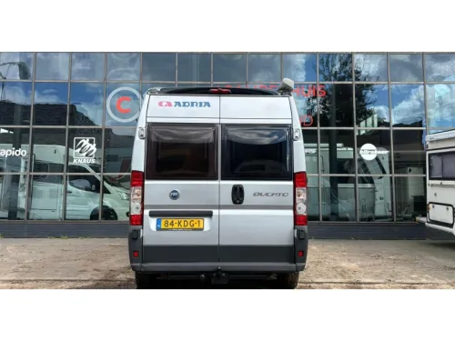 Adria Mobil Twin 160PK, Airco, Festbett Foto: 7