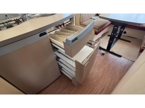 Hobby La Vita Bionda 495 UL single beds dinette photo: 9