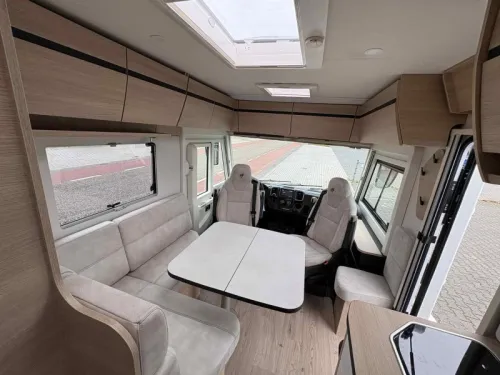 Rapido 850 F Queensbed + ohne Hubdach  Foto: 8