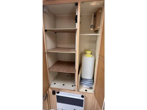 Chateau Cantara 938 T end kitchen, 2x seating group photo: 9