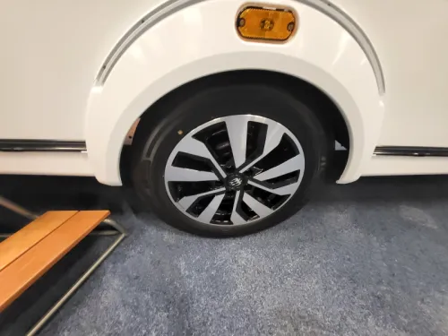 Knaus Sudwind Black Selection 460 EU sofort lieferbar Foto: 3