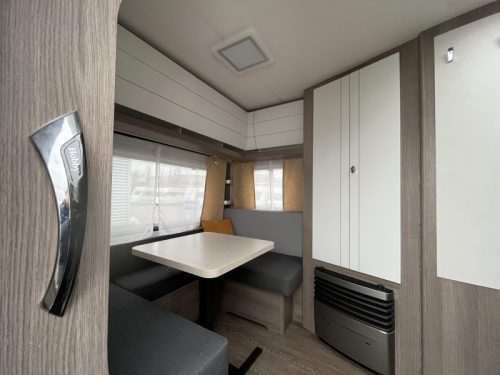 Hobby On Tour 460 DL 1500kg - Bettverbreiterung Foto: 2