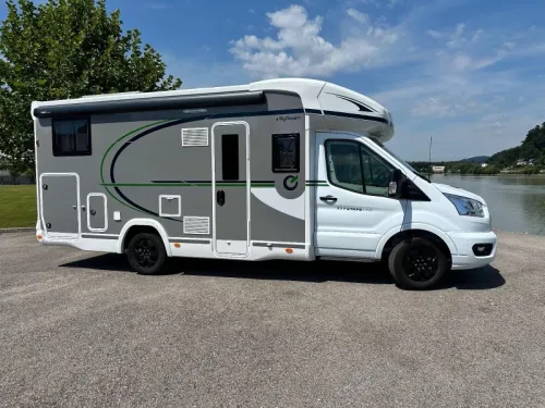 Chausson 777 Premium Etappe Line 8 speed auto. photo: 2
