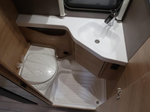 Knaus Sudwind Black Selection 460 EU EINZELBETTEN Foto: 11
