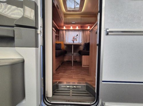 Wilk Vida 420 FD mover, awning, top condition photo: 11