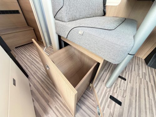 Malibu 600 LE Automatic Diesel/Elec. Heating/Solar/Towbar/Gas alarm/160HP/Longitudinal beds/10&rdquo; Navi/Full options! 2023 photo: 11