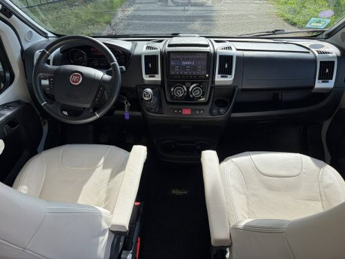 PILOTE V630J photo : 15