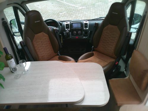 B&uuml;rstner Travel Van 620 Kompaktes Wohnmobil Foto: 2