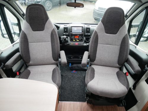 Knaus Van TI 650 MEG Platinum, Lits jumeaux, Climatisation de toit photo: 5