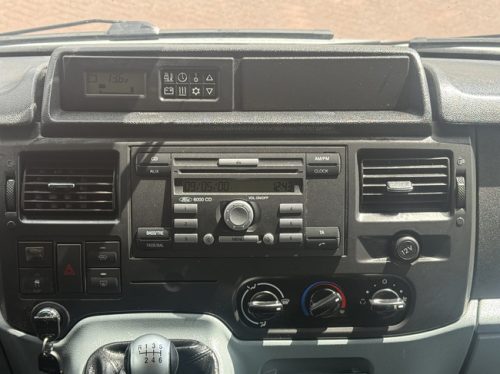 Westfalia ford nugget 4 slaapplaatsen airco hefdak lmv standkachel trekhaak zonnepaneel bearlock photo: 9