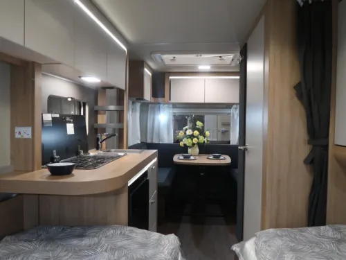 Knaus Sport 460 EU SINGLE BEDS / SPACIOUS SEATING photo: 6