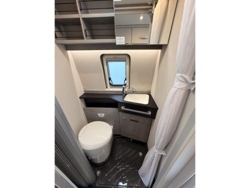 Crosscamp Full 600 CV 180CV Automaat Airco foto: 10