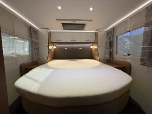 Adria Matrix 670 DC Queensbett / Hubdach | A69 Foto: 15