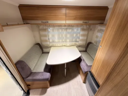 Caravelair Antares Style 450 Awning+mover+awning photo: 5