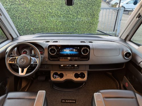 Adria Supersonic 890 LL 170 hp AUTOMATIC 9-speed 4-person Euro6 Mercedes-Benz Sprinter EP LEVEL SYSTEM **Single beds/4 seats/ photo: 7