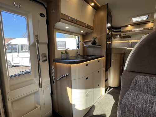 Malibu by Carthago T 430 KB LE 140 hp AUTOMATIC 9-Speed Euro6 Fiat Ducato **Single beds/4 seats/Awning/32" Smart TV/XXL Garage/Only photo: 11