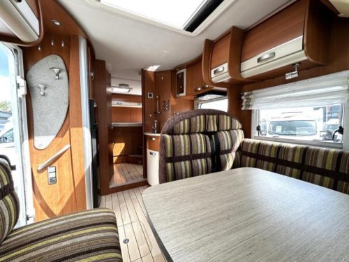 Pilote Explorateur G 741 Transverse bed/Pull-down bed/Alde/2012 photo: 7