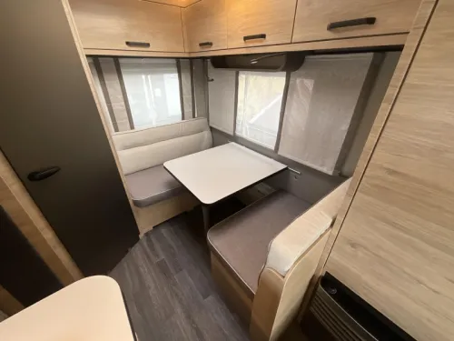 Weinsberg CaraOne Edition HOT 390 QD COMPACT-ACTION MODEL photo: 3