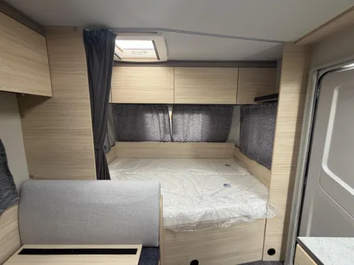 Weinsberg CaraLife 500 QDK Etagenbett / Querbett  Foto: 15