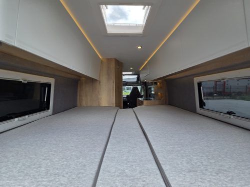 Clever Runner 640 Skyroof 180HP Busbiker photo: 15