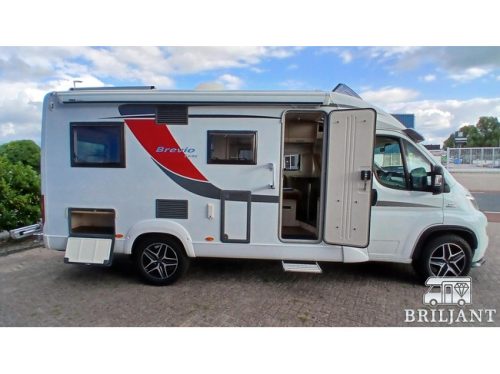 B&uuml;rstner Brevio T-646 .. camping-car unique hors r&eacute;seau photo : 3