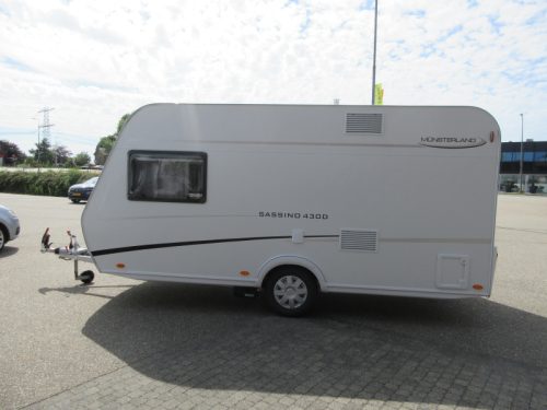 LMC Sassino 430 D VERY TIDY WITH AWNING photo: 17