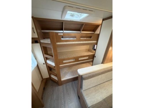 Hobby De Luxe 540 KMFE 3 bunk beds Mover Air conditioning  photo: 22
