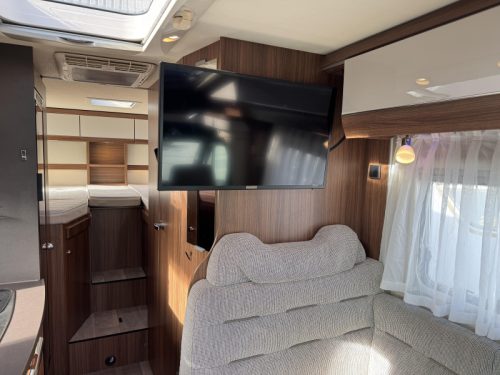 Hymer ML-T 580 - Hydraulische St&uuml;tzen - Foto: 15