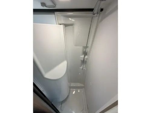 Adria Twin Plus 640 SLB Lithium, Wechselrichter, Solar  Foto: 17