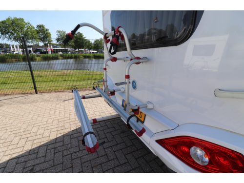 Knaus Sport 450 FU Vorzelt/ Fahrradtr&auml;ger Foto: 5