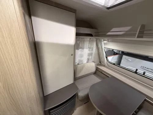 B&uuml;rstner Premio Life 480 TL 2 BERTHS MOVER AWNING (TOP) photo: 12