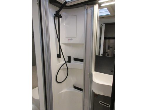 Hymer ML-T 580 4X4 Cross Trail + XXL bed photo: 8