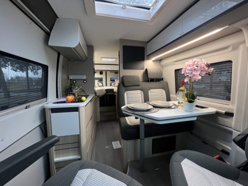 Adria Twin 640 SLB ENKELE BEDDEN 9-TRAPS AUTOMAAT 160PK foto: 16