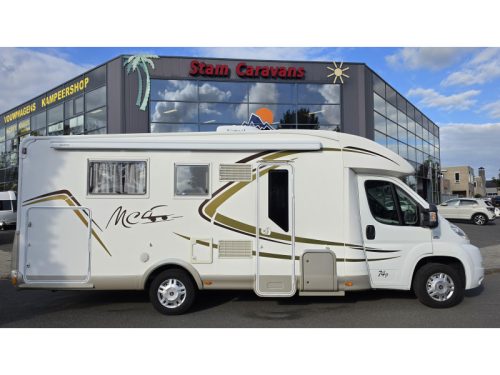 McLouis MC4 74G Queensbed pop-top roof photo: 1