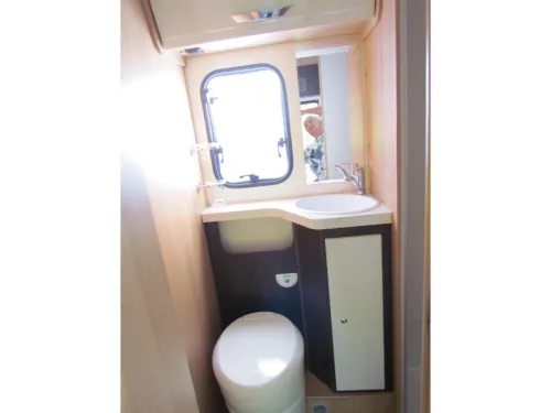 Autocaravana Forster A699 VB para 7 personas foto: 7