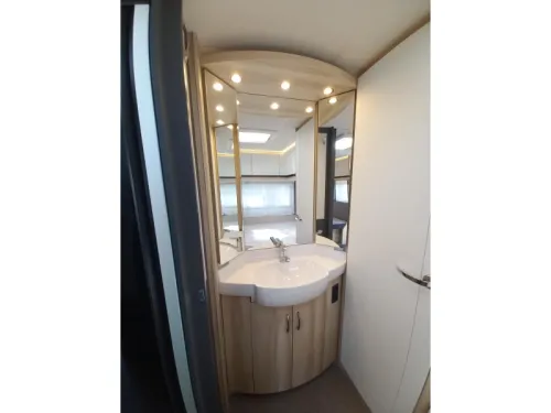 Hobby De Luxe 460 UFE Aktion: Kostenlose Rangierhilfe  Foto: 14
