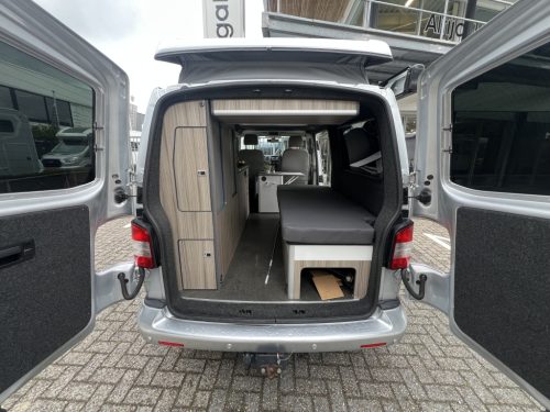 VOLKSWAGEN TRANSPORTER WESTFALIA BUILT-IN POP-TOP ROOF 1ST OWNER photo: 21