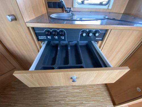 Dethleffs Globedrome 6501 B New refrigerator photo: 12