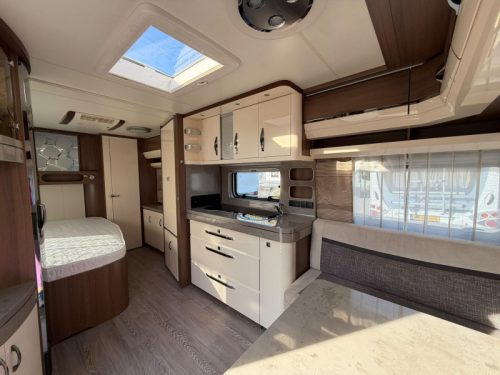 Hobby Prestige 560 WFU Fully equipped!! photo: 8